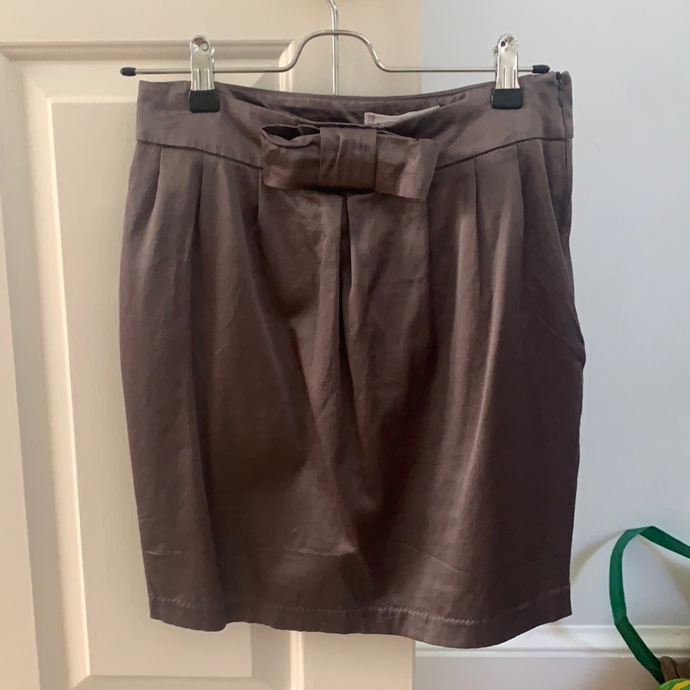 Grey shiny skirt